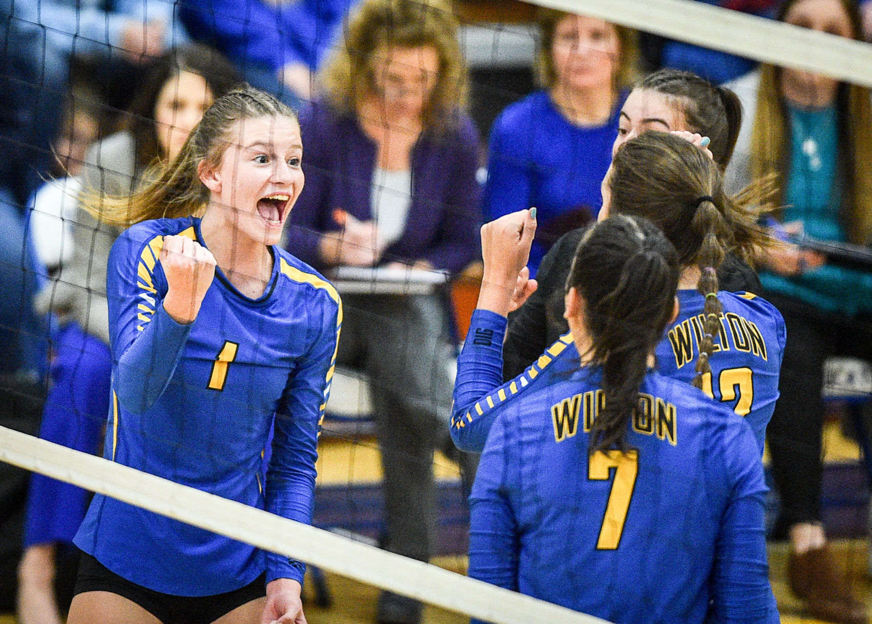 110519-qct-spt-wilton-vball-016a.jpg